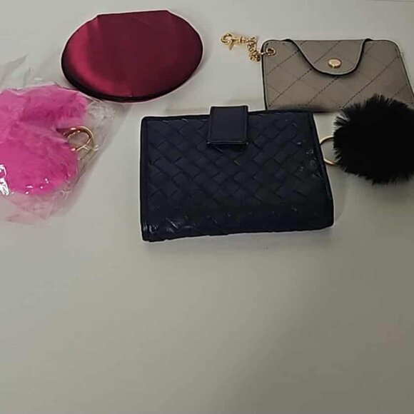 Some pretty things - Picture 2 of 3